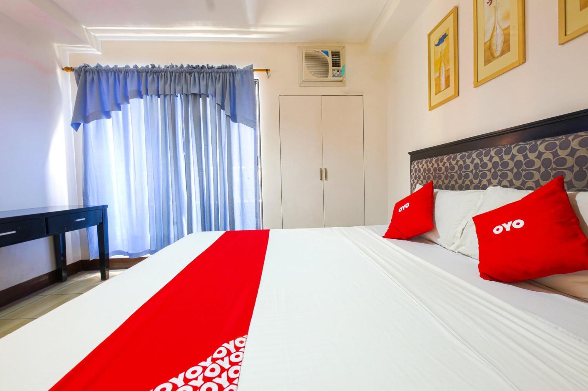 Oyo 769 Poblacion Suites Polaris Makati City Exteriör bild